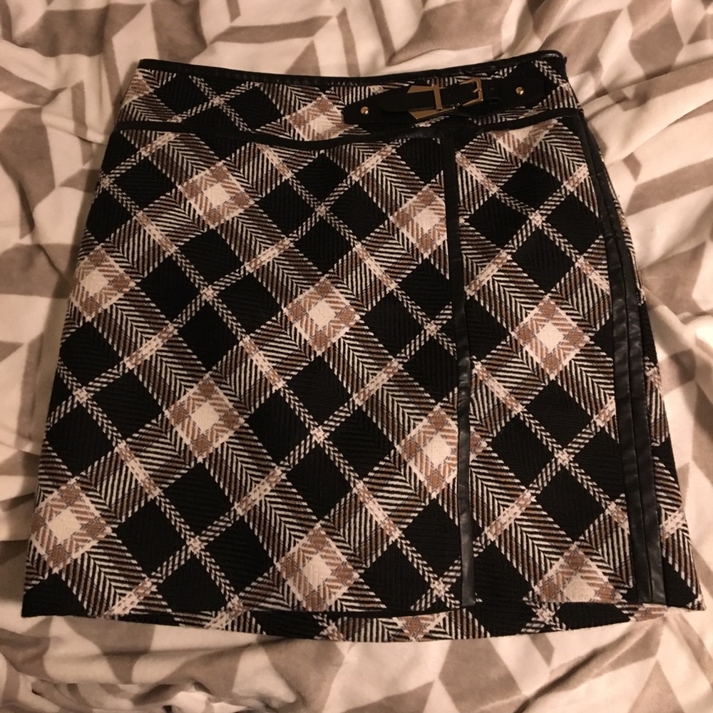 WHBM mid-thigh skirt