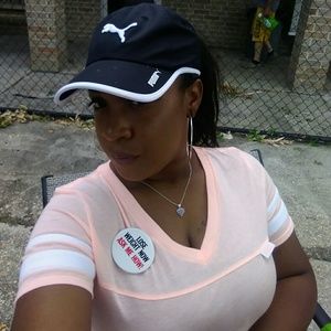 Meet your Posher, Crystal