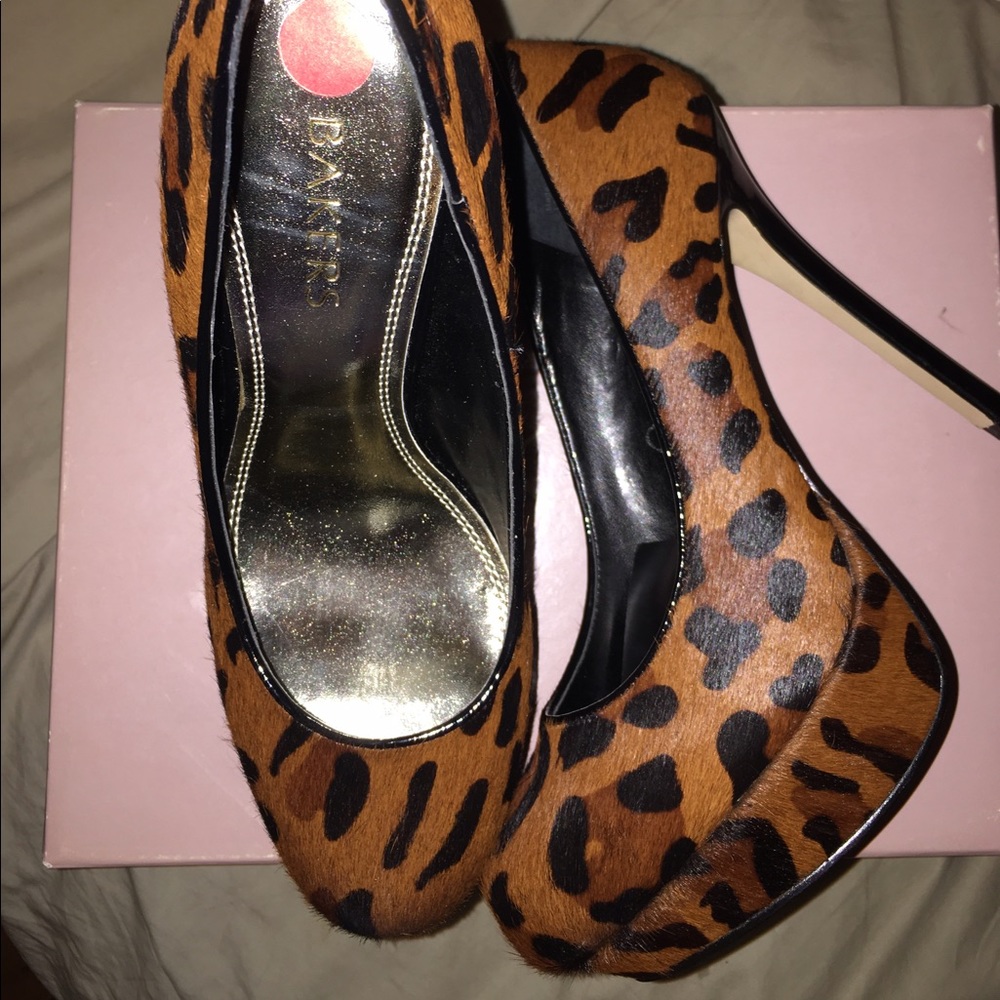 Leopard print cow hair pumps