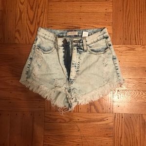 Vibrant MIU Acid wash jean shorts