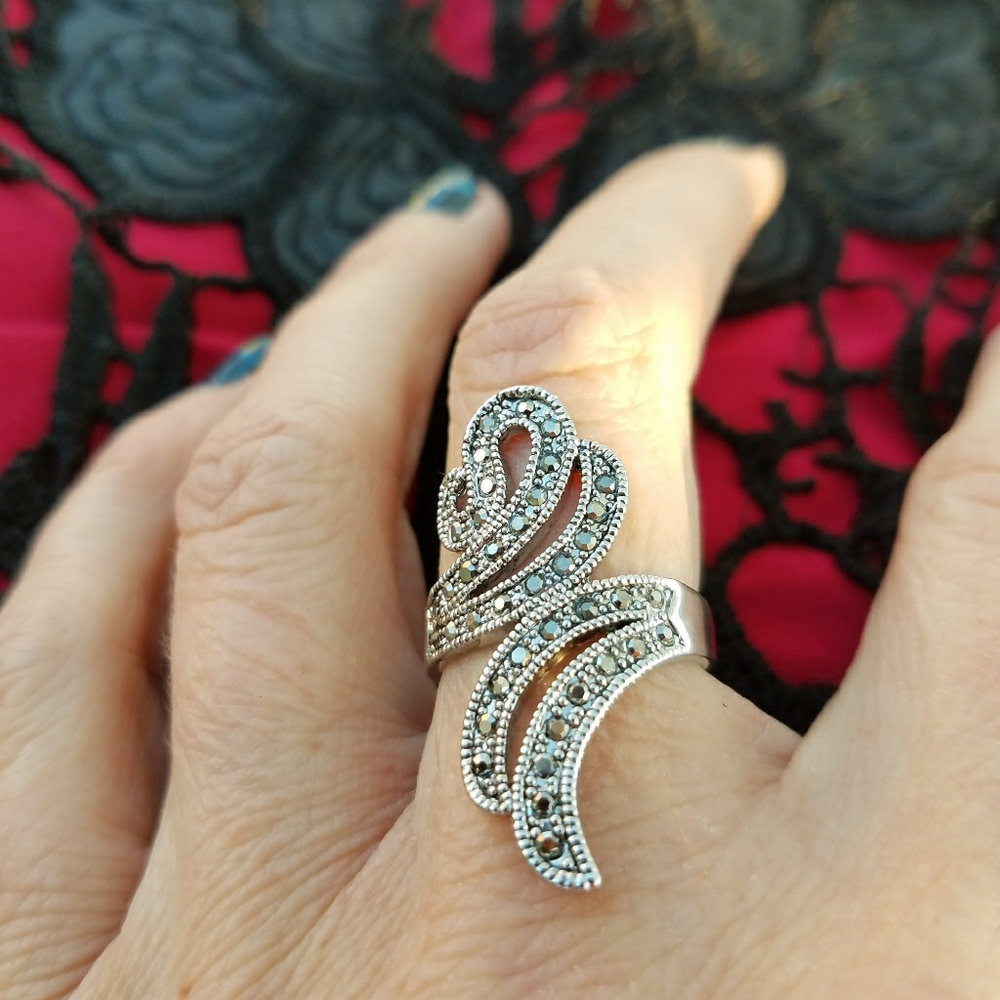 🎉HP🎉🖤ROYALTY RING