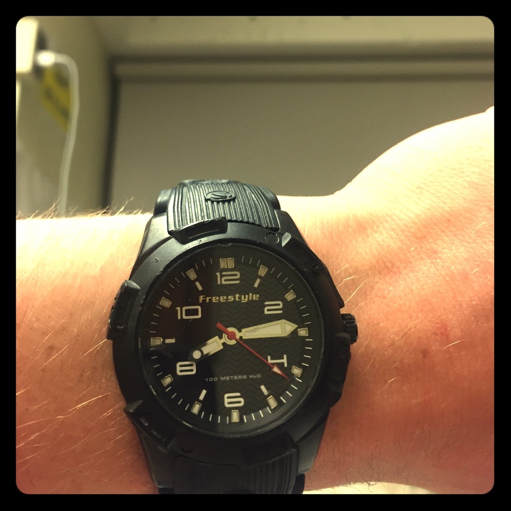 Feeestlye active swim and athletic wear watch