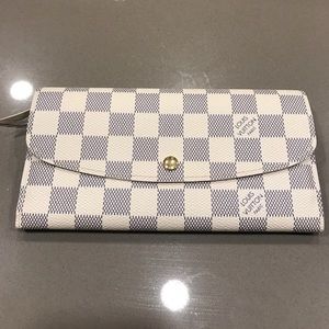 Authentic Louis Vuitton Emilie wallet