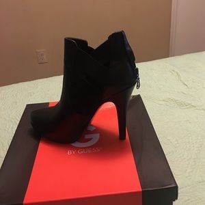 Guess bootie