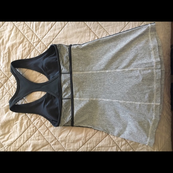Lululemon medium support tank - Picture 2 of 3