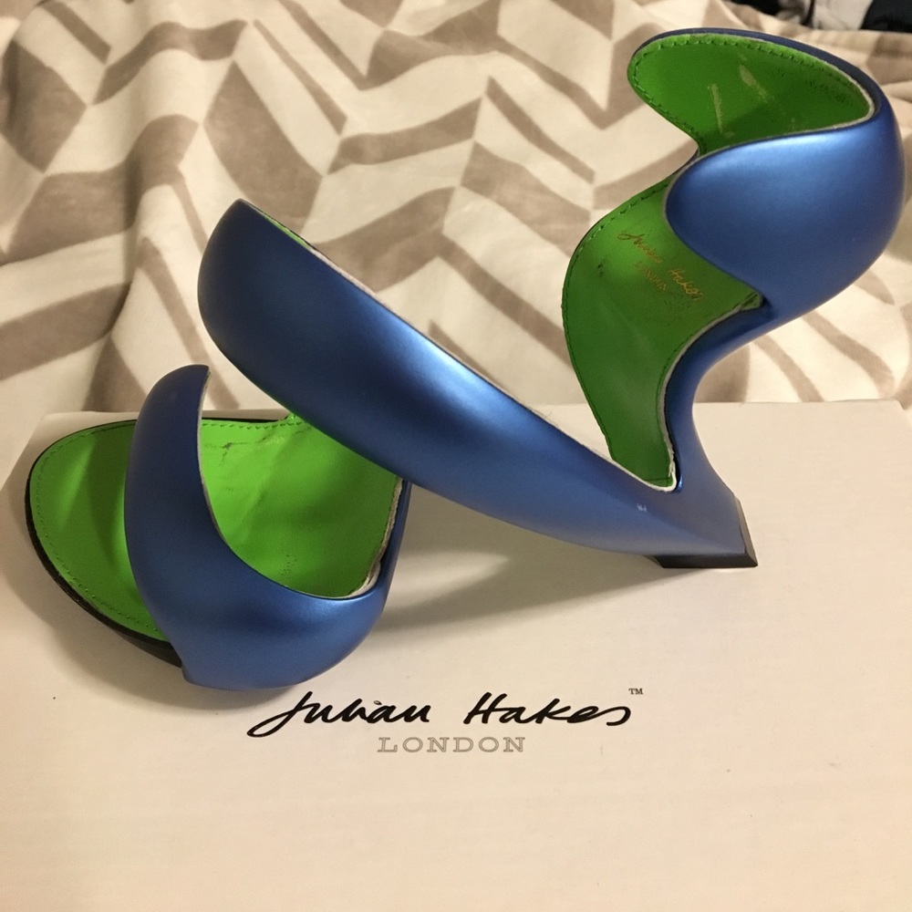 INCREDIBLE Julian Hakes London Mojito heels.