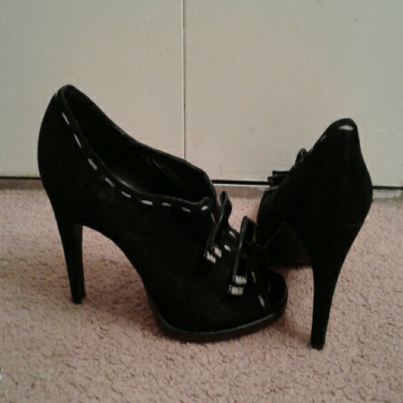 BCBG Generation Heels - Picture 2 of 3