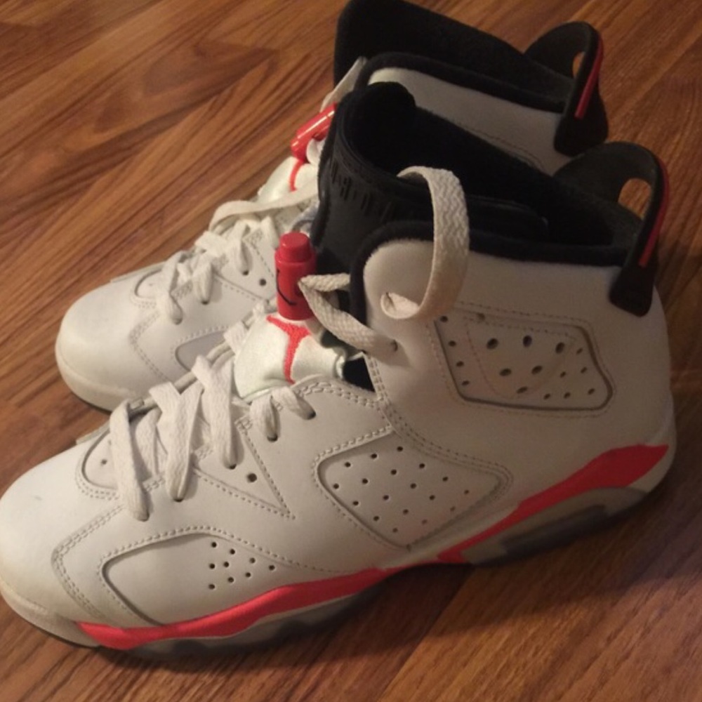 Jordan's size 5.5y or 7.5 women's