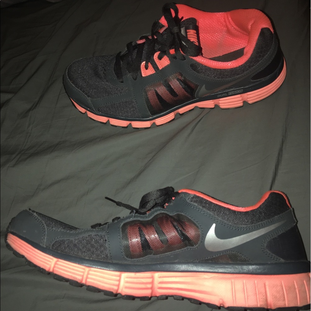 Used Nike "Duel Fusion St 2" Shoes