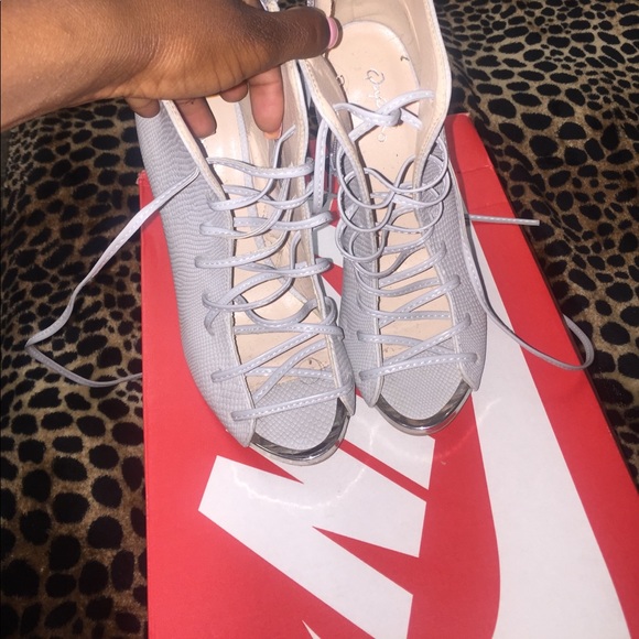 Lace up heels - Picture 1 of 4