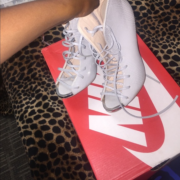 Lace up heels - Picture 3 of 4