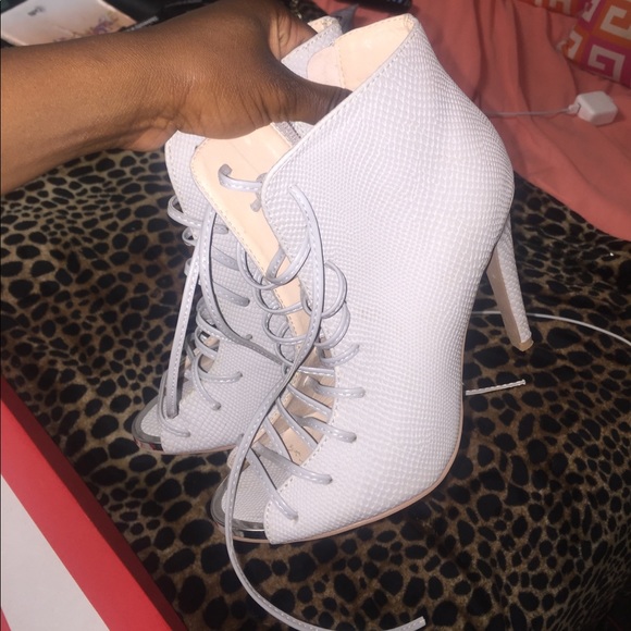 Lace up heels - Picture 4 of 4