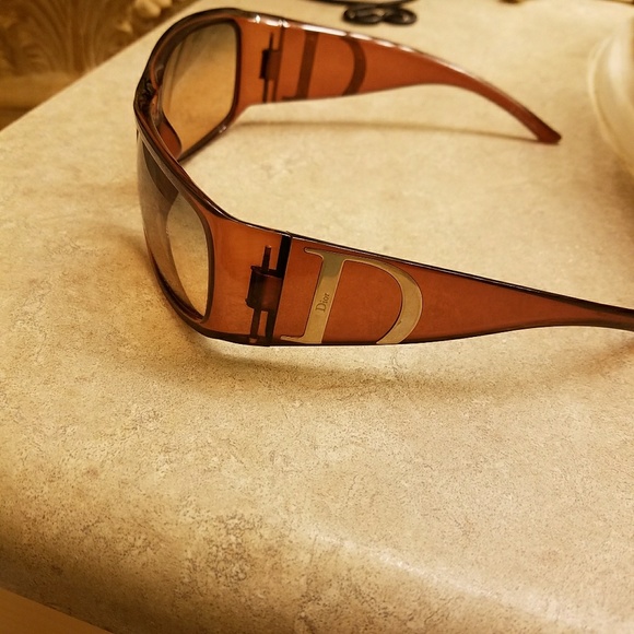 DIOR SUNGLASSES - Picture 2 of 3