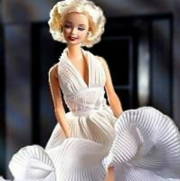 Makeup needs - Picture 3 of 4