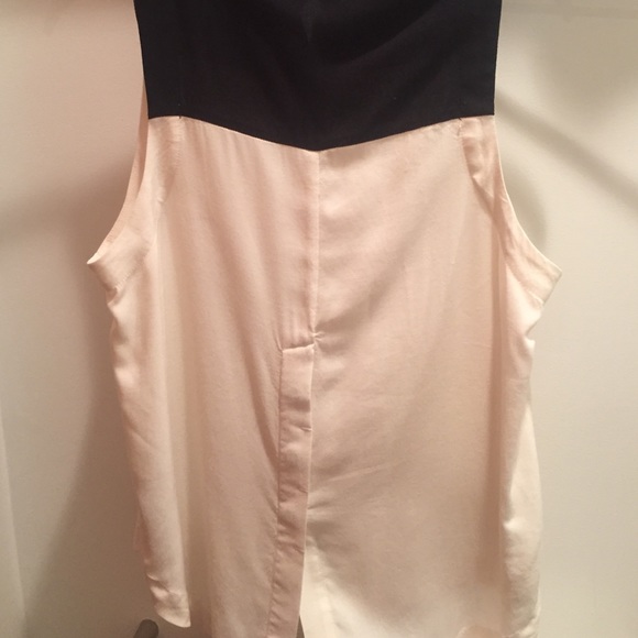 Cute and casual sleeveless top! - Picture 2 of 4