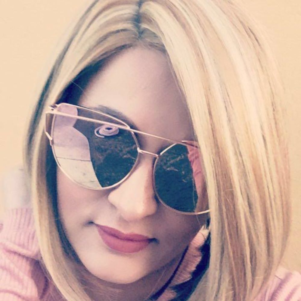 Meet your Posher, Ana