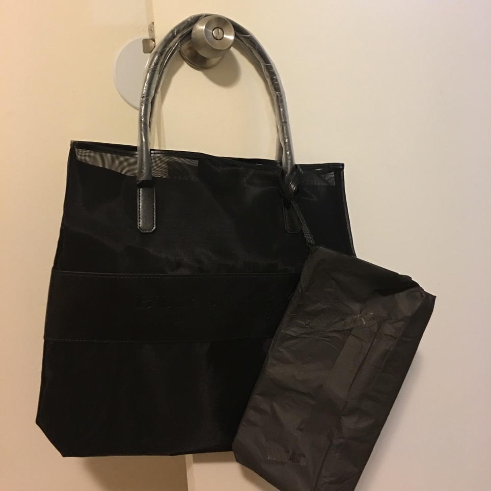 Burberry handbag & pouch set