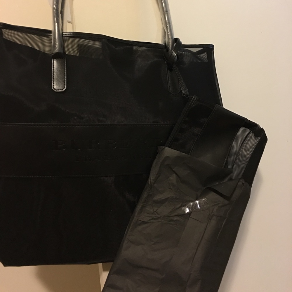 Burberry handbag & pouch set - Picture 3 of 3