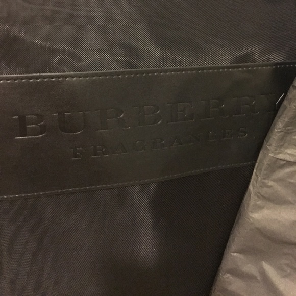 Burberry handbag & pouch set - Picture 2 of 3