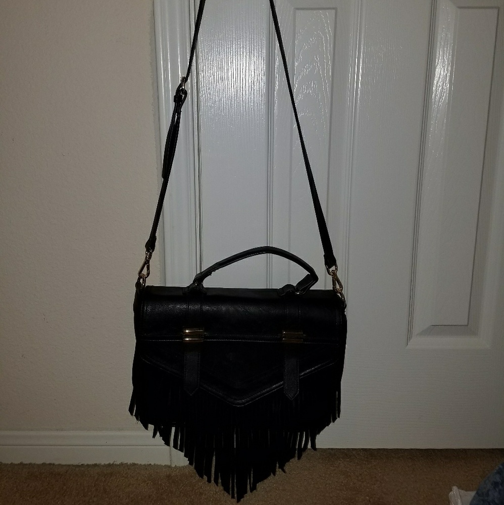 NWOT BLACK LEATHER SHOULDERBAG