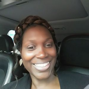 Meet your Posher, Yolanda