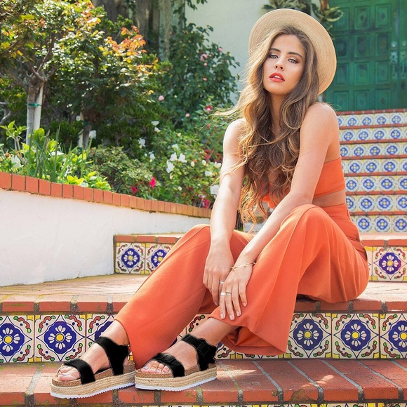 Black patent buckle platform sandal - Picture 2 of 6