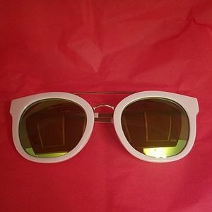 Pale pink mirrored Sunglasses