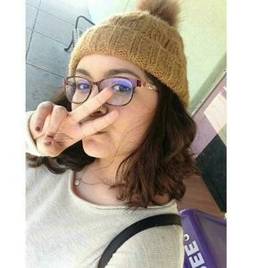 Meet your Posher, Elisa