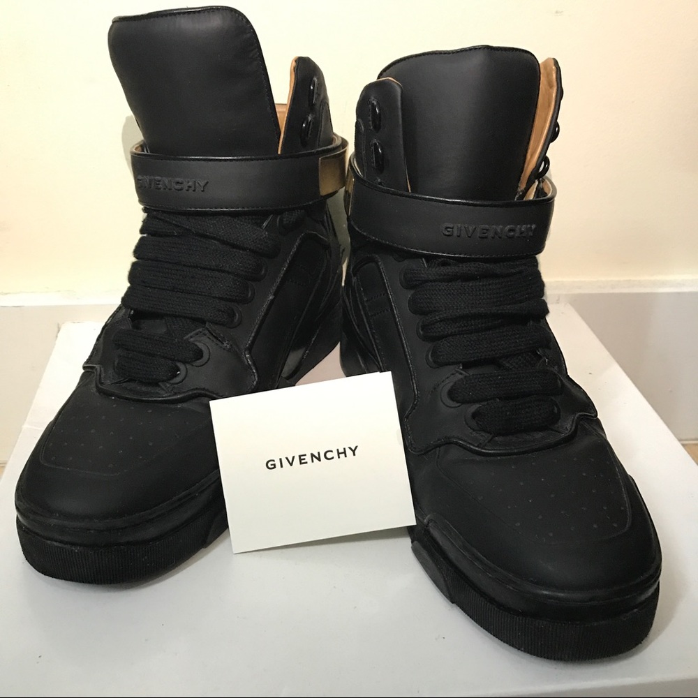 *SOLD* Givenchy Hi-top sneakers