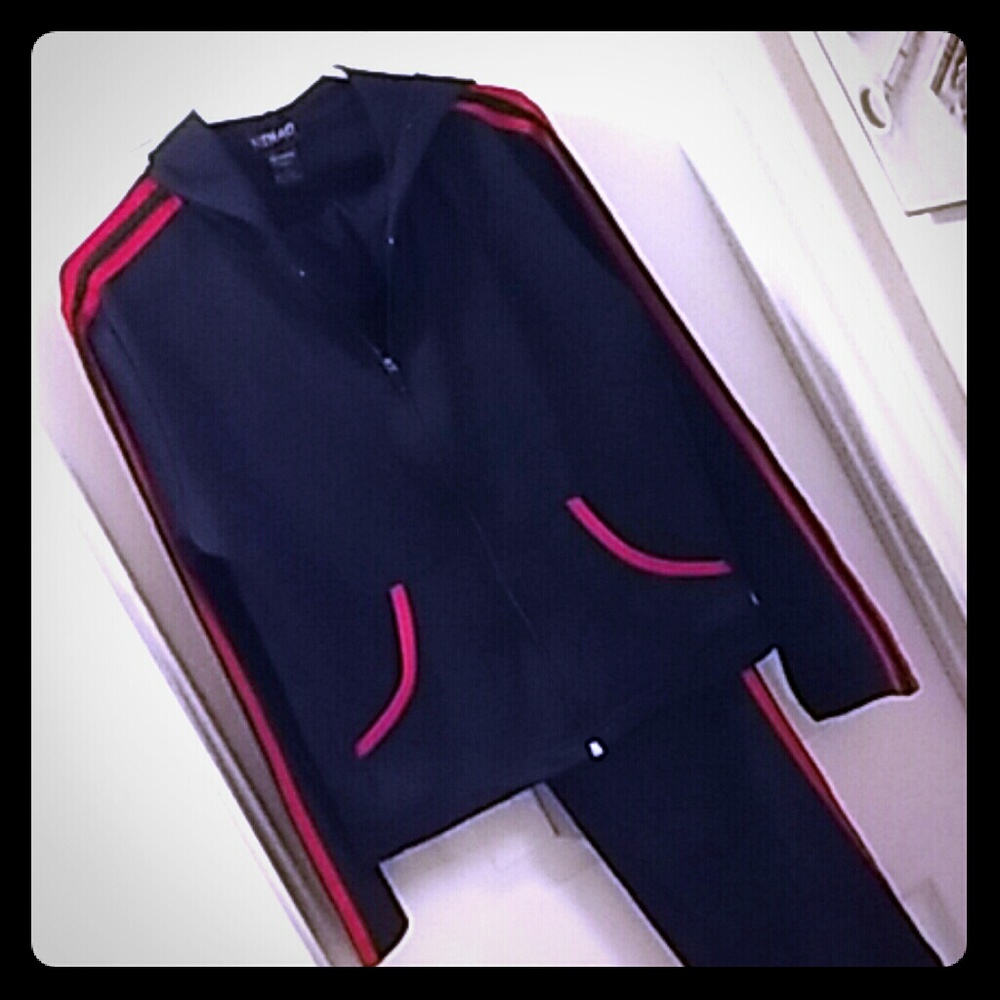 2-piece warm-up suit..Size L