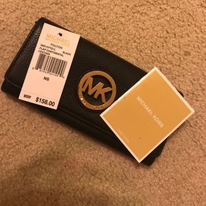 Used 90% MK WALLET