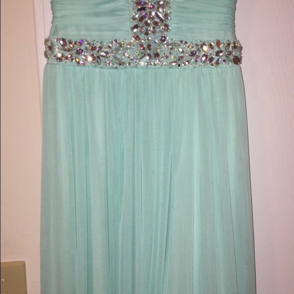 Dress - Picture 2 of 3