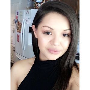 Meet your Posher, Ana