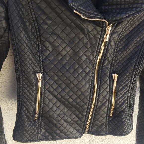 ❌SOLD❌ Zara Black Quilted Leather Moto Jacket - Picture 4 of 8
