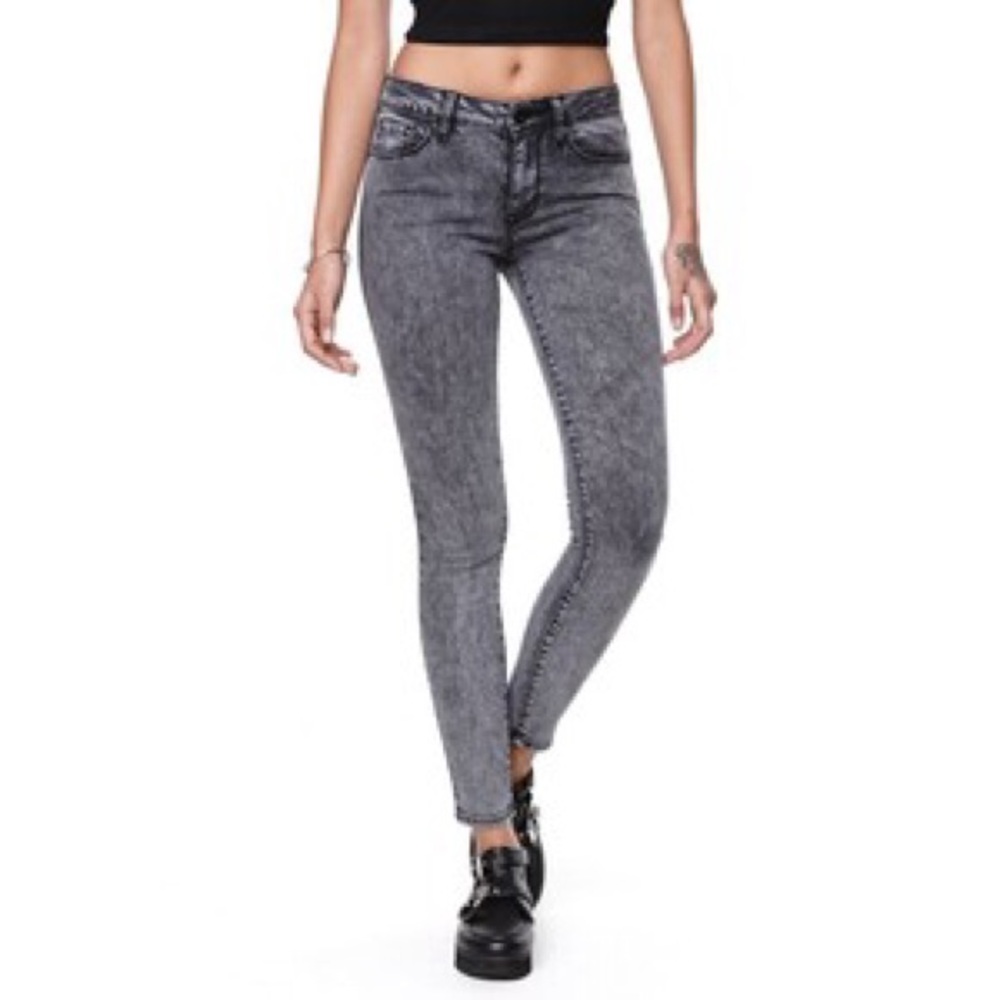 Bullhead PacSun black acid wash skinny jegging