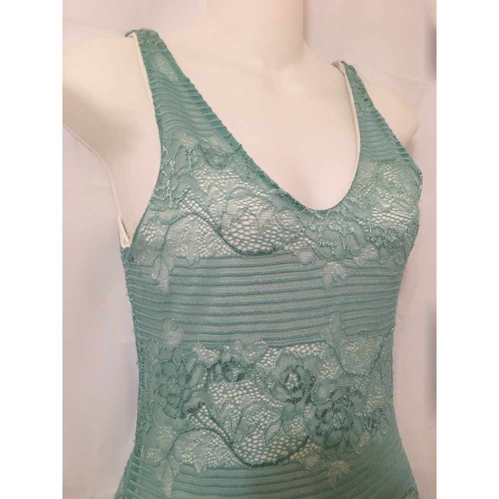 lace dress w/cross back |cocktail dress