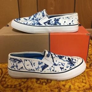 Mossimo Slip On Canvas Sneakers