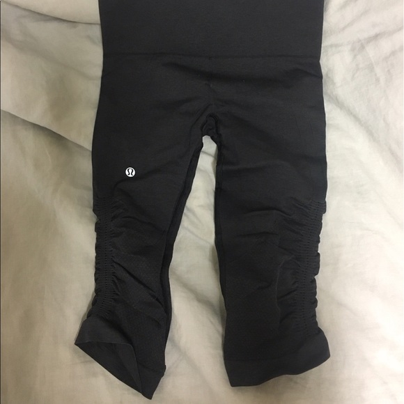 lululemon athletica In The Flow Crop - Picture 2 of 2