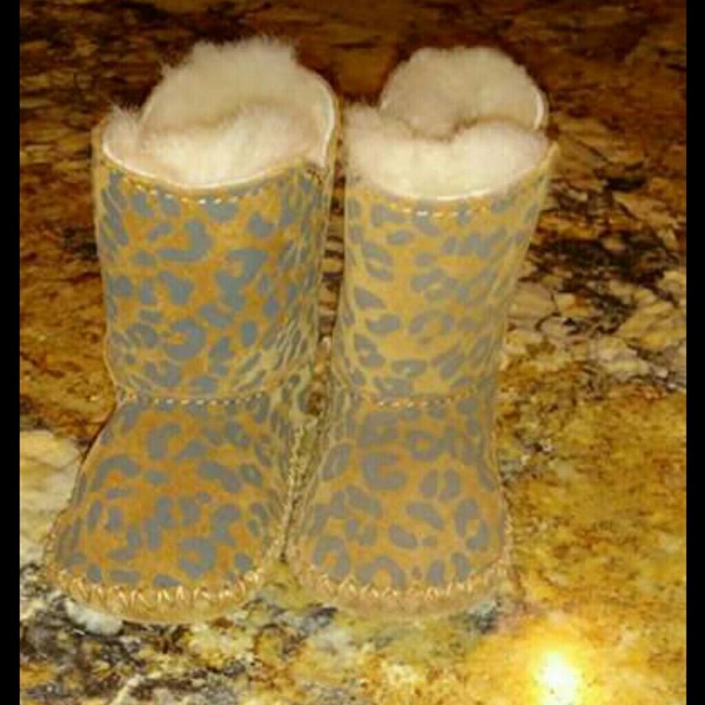 NEW baby Uggs