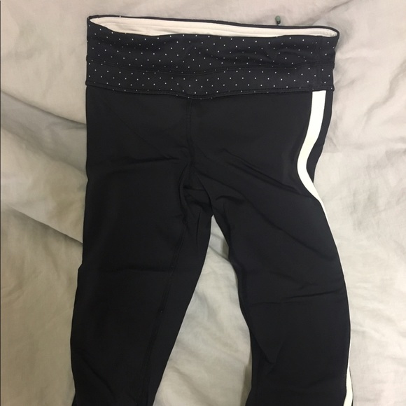 lululemon atheletica Up The Pace Crop - Picture 2 of 3