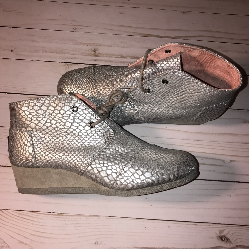 🎉2X HP🎉Toms (Size 8W/6Y) Booties - Picture 5 of 6