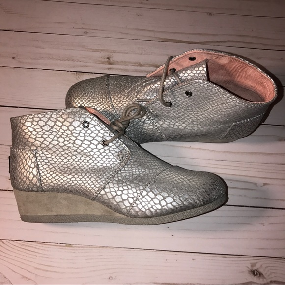 🎉2X HP🎉Toms (Size 8W/6Y) Booties - Picture 5 of 6