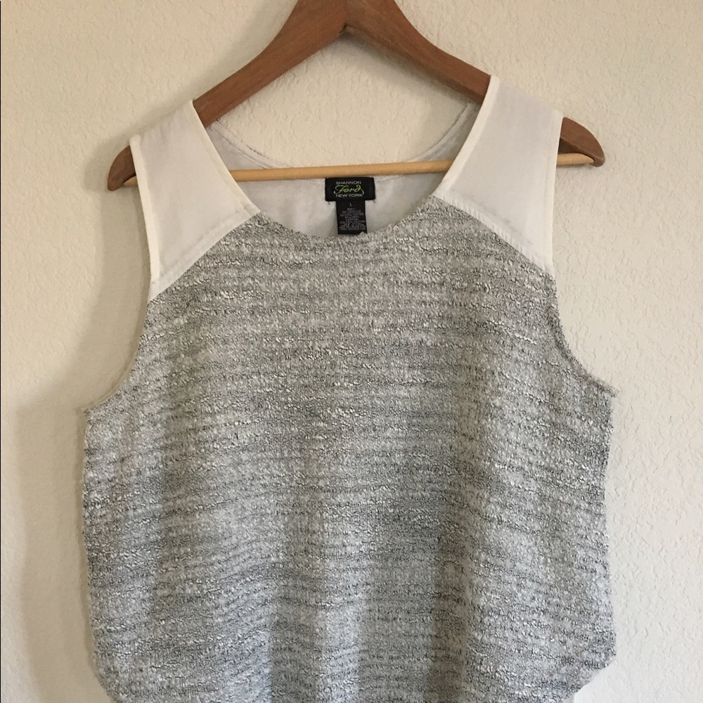 Sleeveless knit top