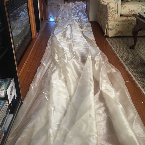 Tulle - Picture 3 of 3