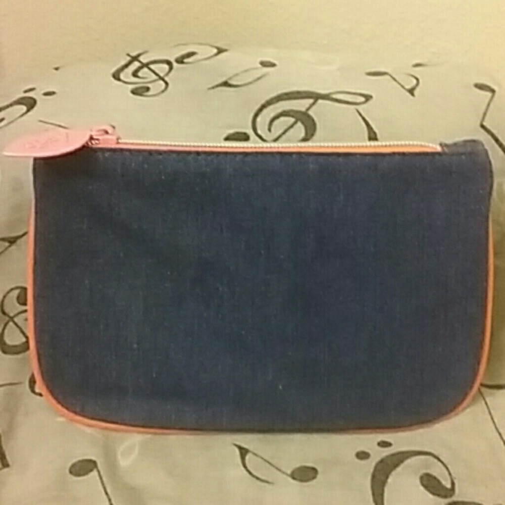 Makeup bag