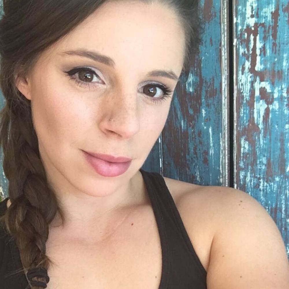 Meet your Posher, Alicia