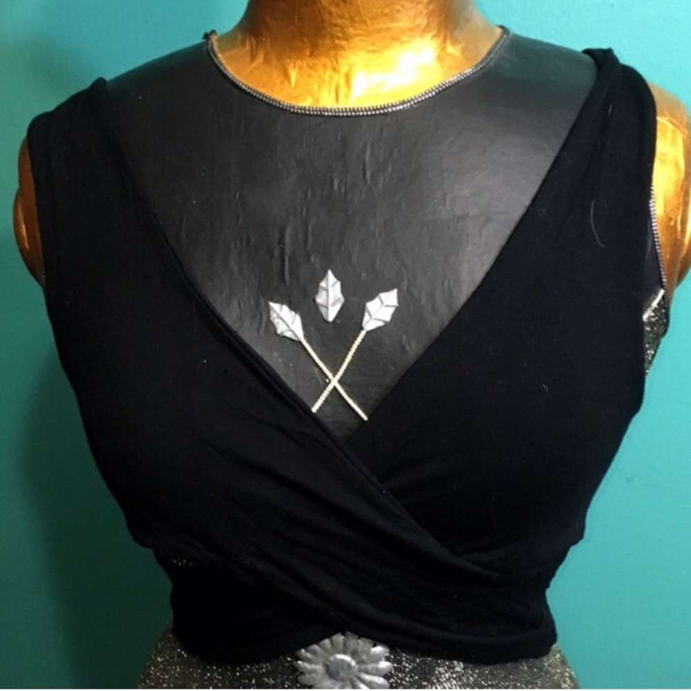 Black cris cross crop top