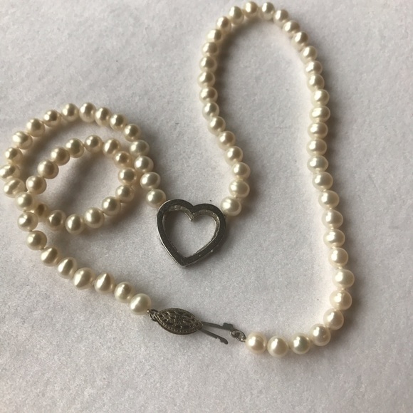 HOLD stamped Sterling heart and pearl 17" necklace - Picture 2 of 4