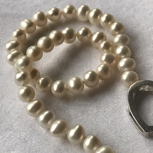 HOLD stamped Sterling heart and pearl 17" necklace - Picture 4 of 4