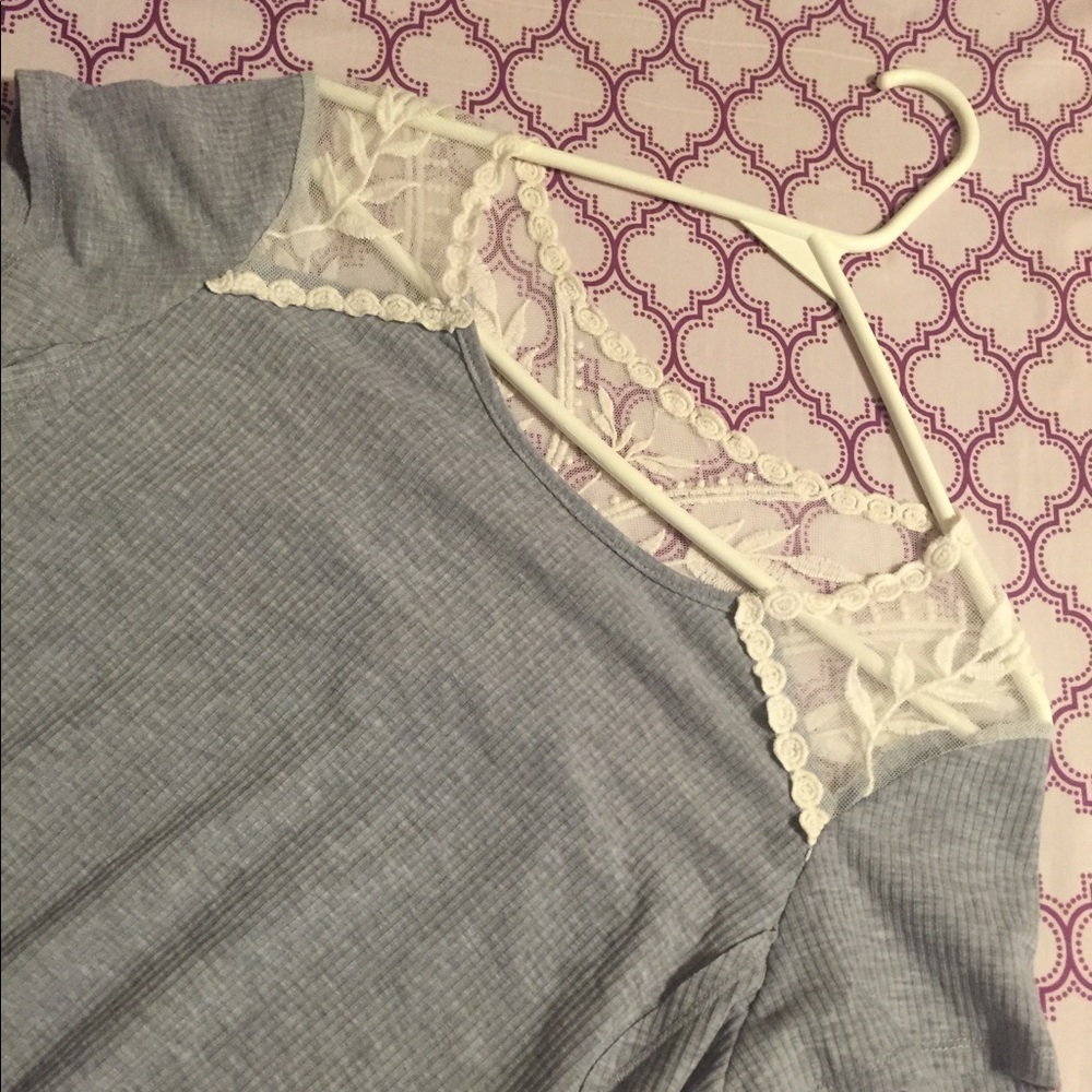 Light gray flowy short sleeve shirt